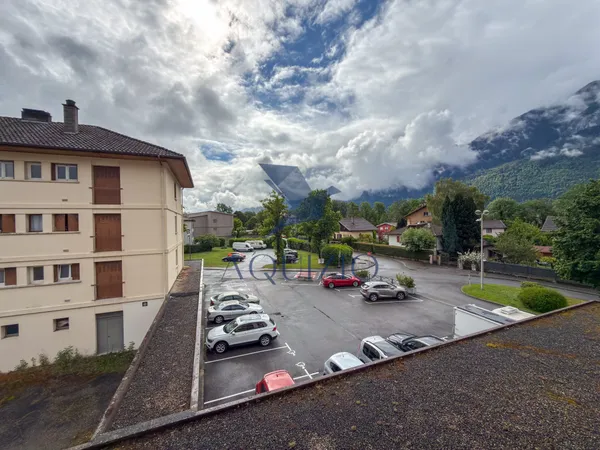 T3 de 80 m2 avec beaux volumes et fort potentiel sur Bonnevi
