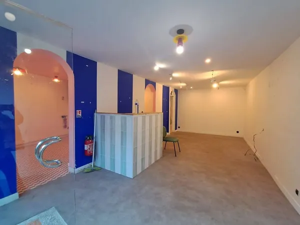 Local commercial 2 pièces 60 m²