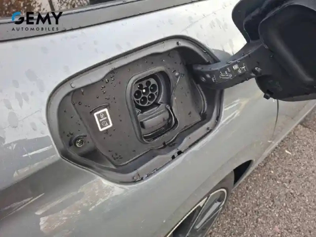 Peugeot 308 sw electrique 54 kwh 156ch — photo 32