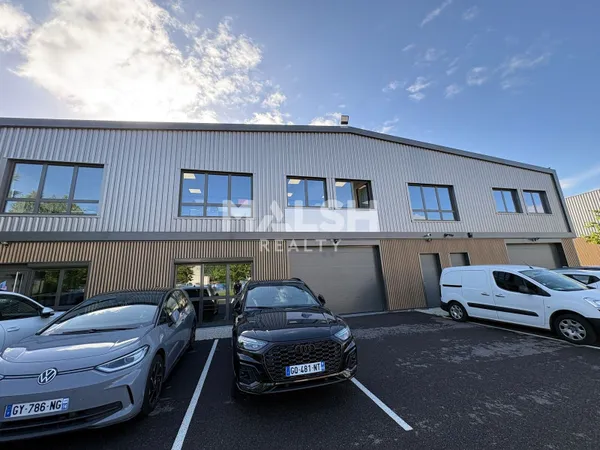 Local industriel 553 m²