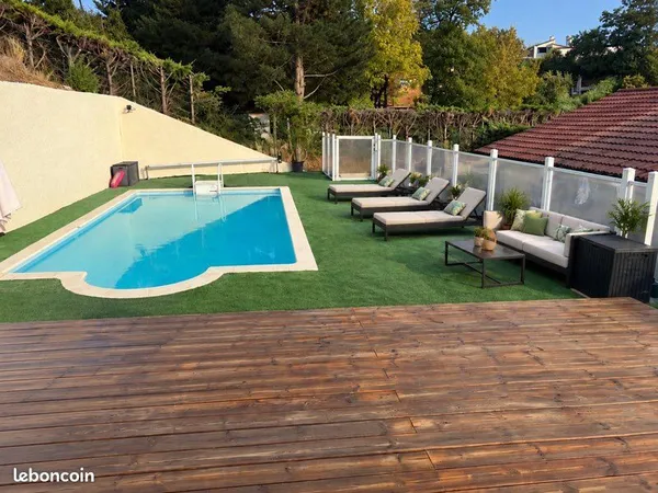 DIRECT PROPRIÉTAIRE - Maison 207 m² + T2 indépendant - Piscine - Terrain 996 m²