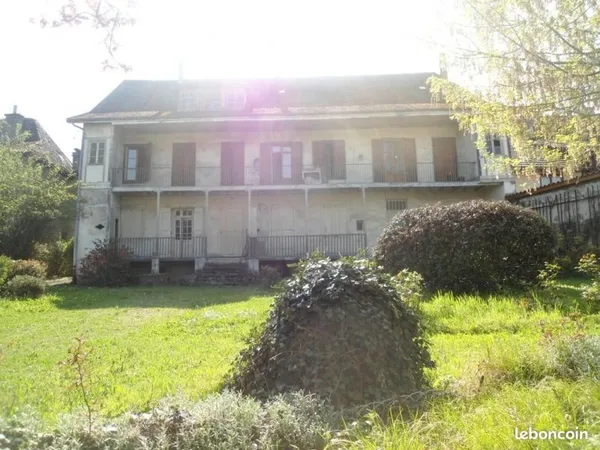 Maison 13 pièces 305 m²