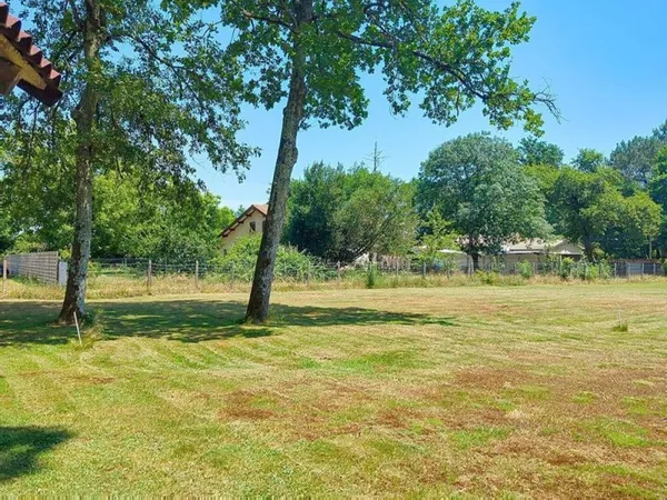 Terrain Saint Jean D Illac 996 m2