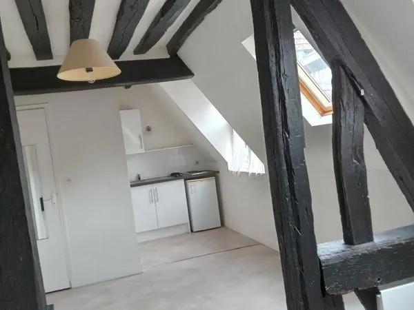 F1 Rue Vieux Palais