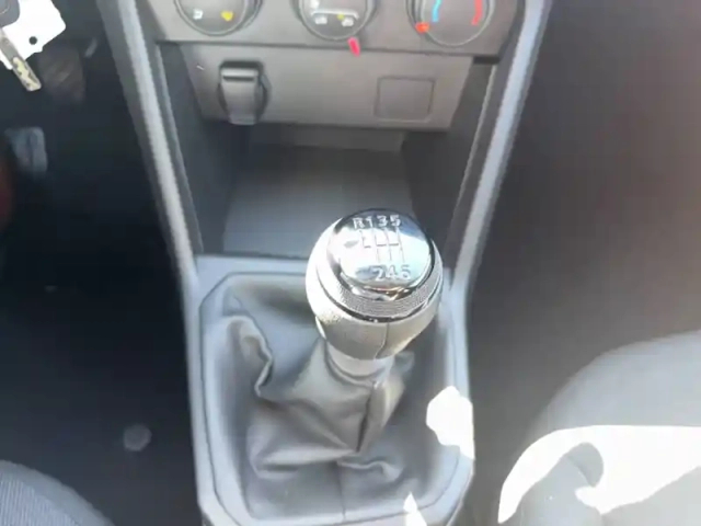 Dacia Sandero eco-g 100 — photo 13