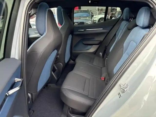 Volvo Ex30 single extended range 272ch ultra — photo 10