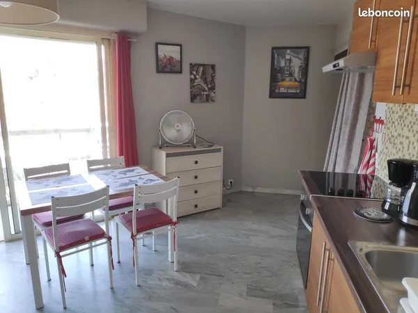 Grand studio meublé à Juan les Pins
