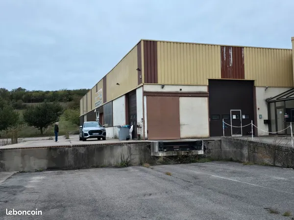 Batiment commercial 640 m2 ANTHELUPT