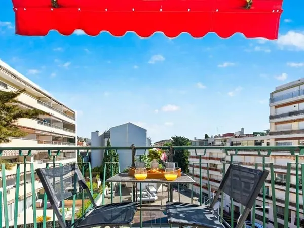 Magnifique trois pièces de 70m² avec terrasse dans une résidence dernière la Croisette