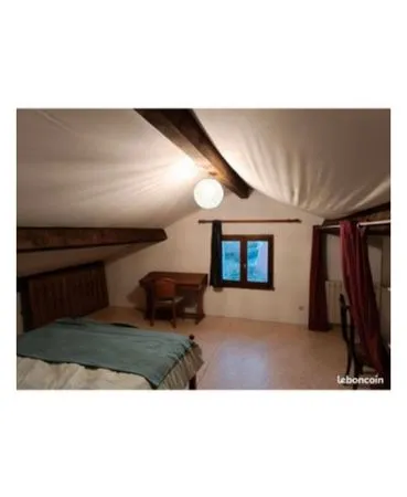 Loue grande chambre chez l'habitant