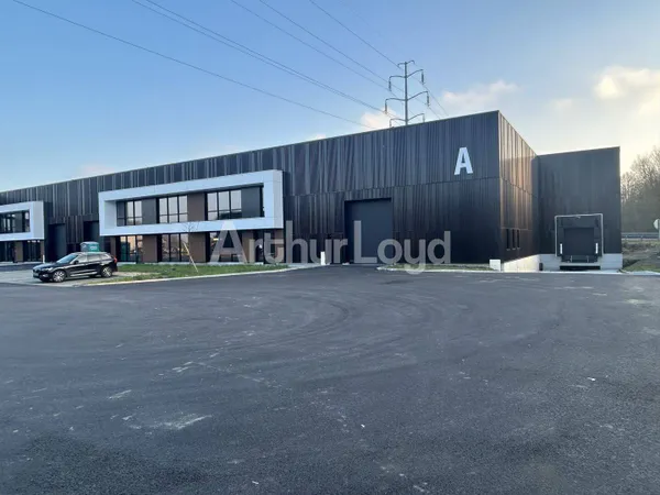 Local d'activité 1709 m²