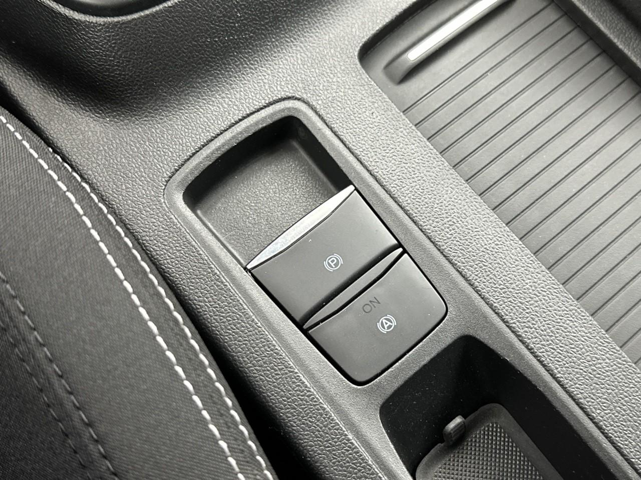 Ford Focus 1.0 ecoboost 125 s&s titanium — photo 33