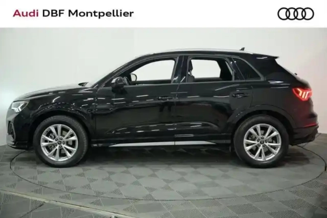 Audi Q3 35 tfsi 150 ch s tronic 7 s line — photo 4