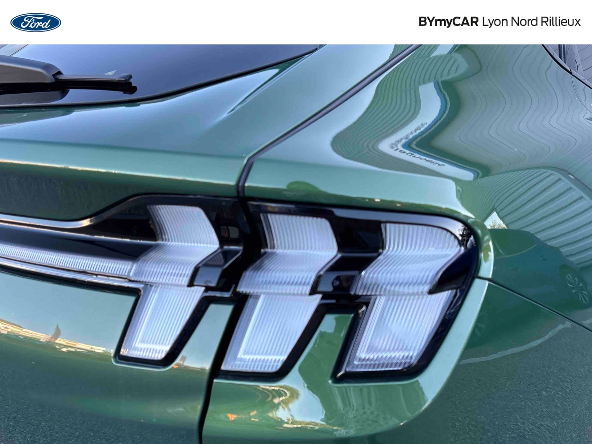 Ford Mustang Mach-E Extended Range 91 kWh 487 ch AWD — photo 25