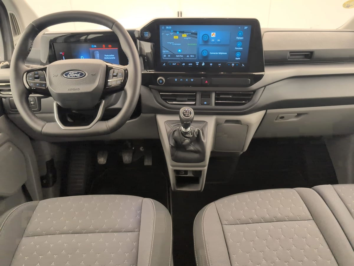 Ford Tourneo Custom — photo 12