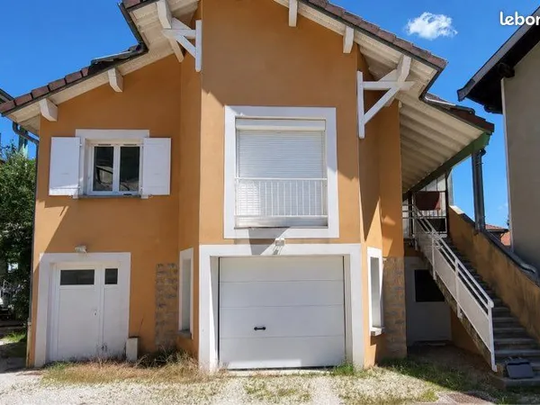 Maison au coeur du village