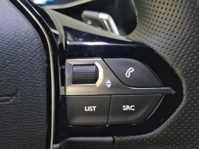 Peugeot 2008 hybrid 145 e-dcs6 — photo 56