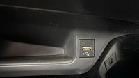 Toyota C-Hr 122h Edition 2WD E-CVT MY20 — photo 22