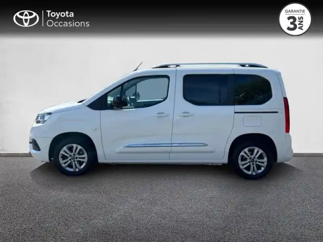 Toyota Proace city verso medium 1.2 110 vvt-i executive rc22 — photo 3