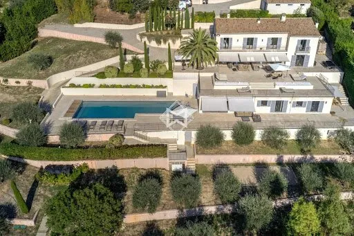 Maison 330 m²
