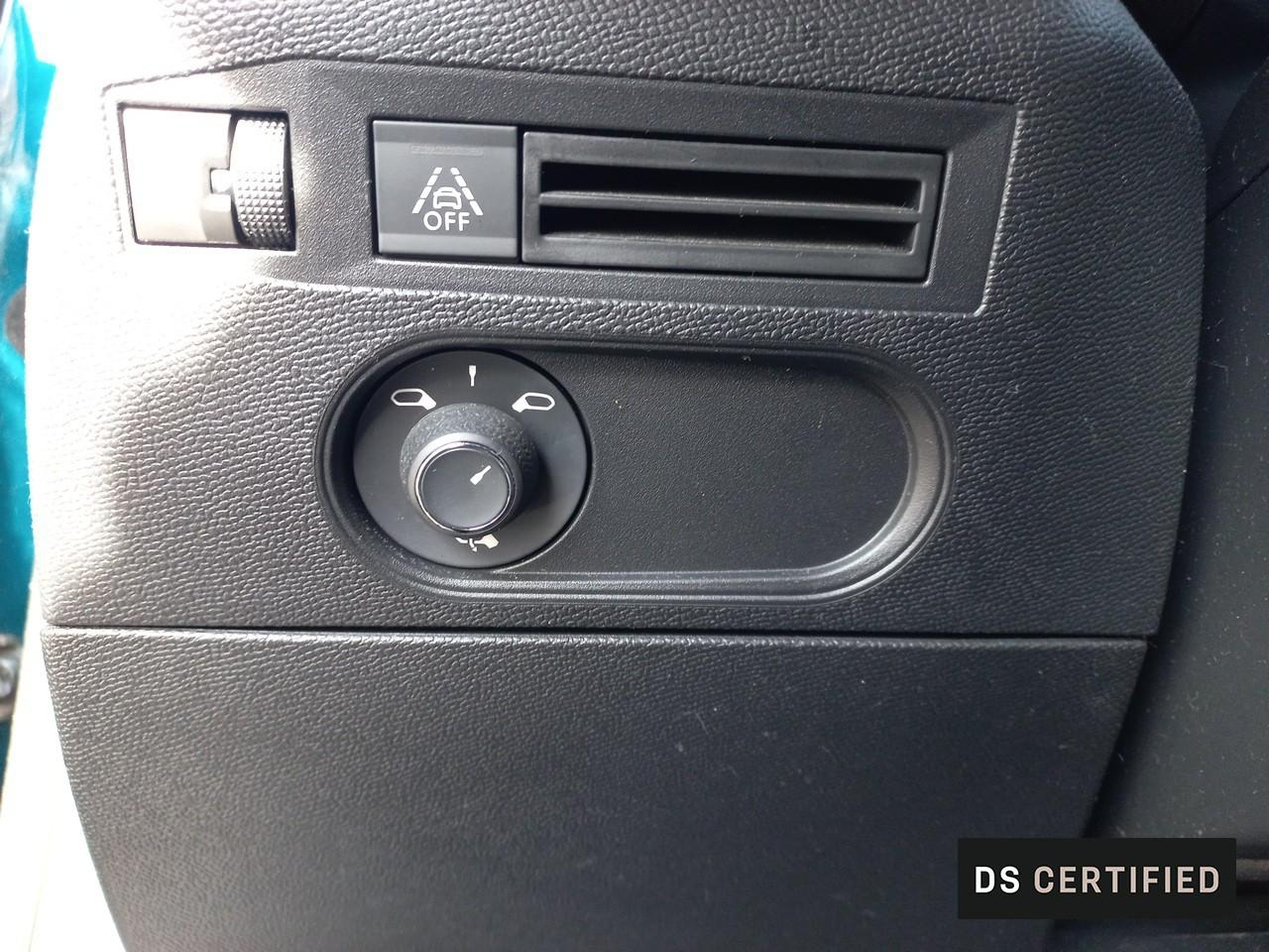 Ds Ds 3 crossback bluehdi 130 s&s eat8 business — photo 5
