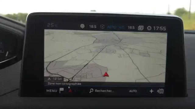 Peugeot 3008 1.2 puretech 130ch s&amp;s bvm6 — photo 14