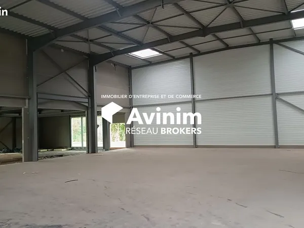 Local 555 m² Wattrelos