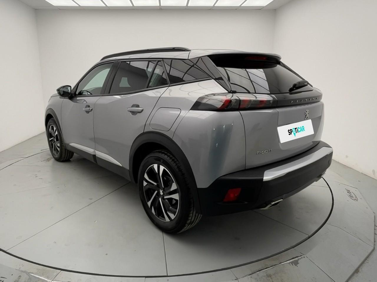 Peugeot 2008 puretech 130 s&s eat8 allure — photo 3