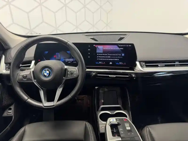 Bmw X1 i xdrive30 — photo 8