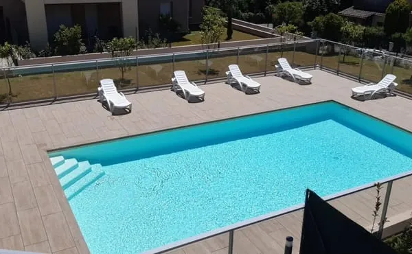 3P 61m², TERRASSE, PISCINE ET 2 GARAGES ÉLECTRIFIÉS