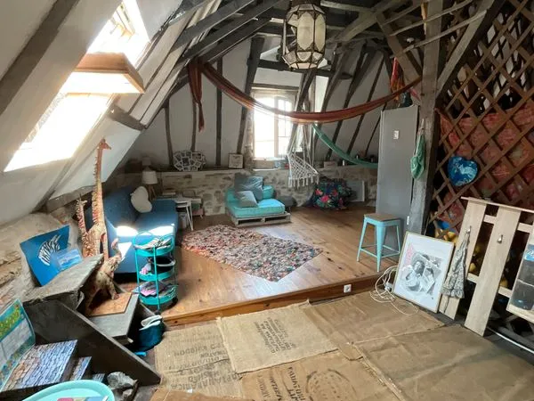 Maison et residence d'Artistes dans coeur historique de ville thermale fabuleuse À VENDRE pour raiso