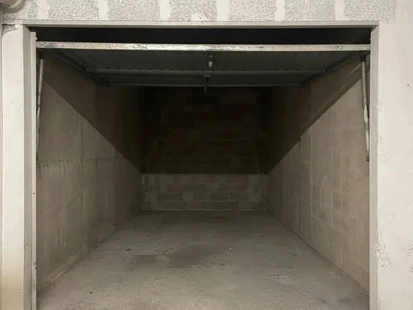 Parking/Garage/Box
