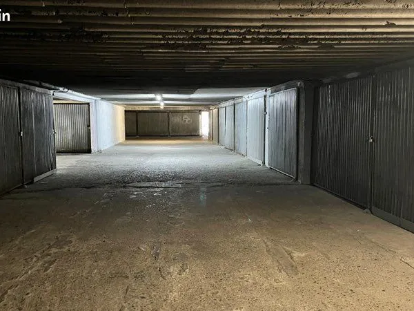 Garage / Box à louer - 12m2 - Amouroux