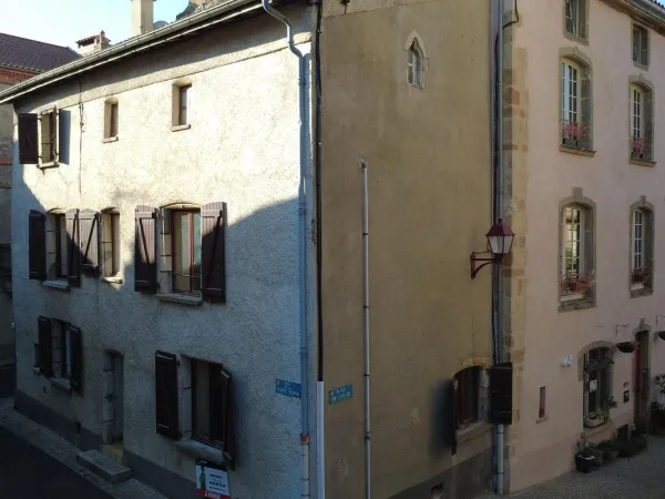 Maison de bourg 1948 . Pépite vintage au centre historique de V