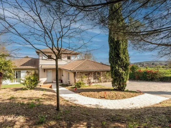 Maison familiale 5 chambres - 144 m² sur 1 100 m² de terrain