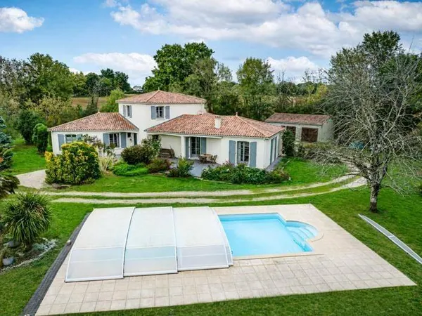 Maison 8 pièces 204 m²