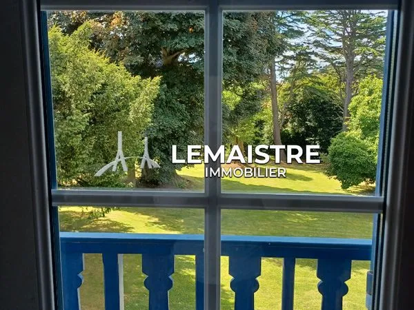 Maison 8 pièces 265 m²