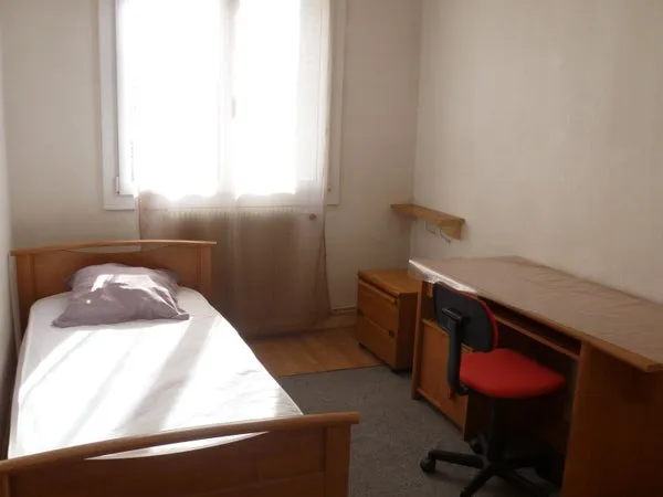 Chambre meublée près du campus 400 e TTC