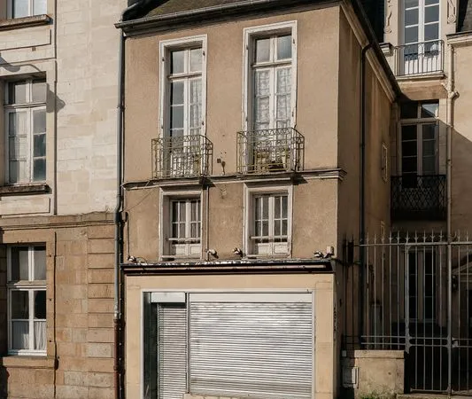 Local 4 pièces 60 m²