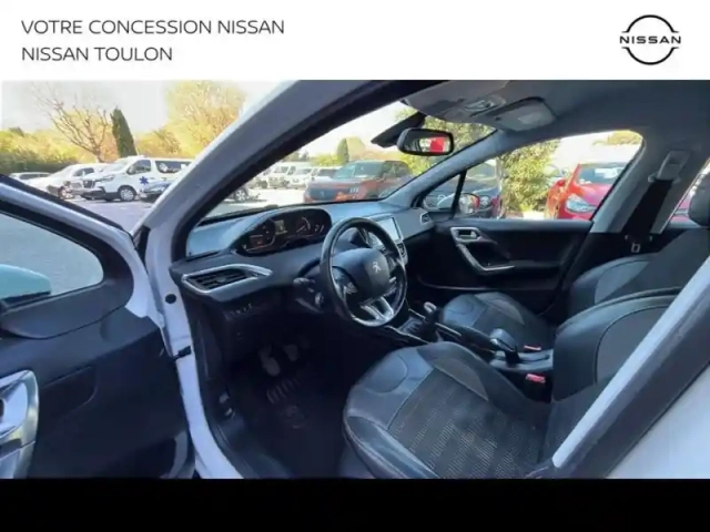 Peugeot 2008 1.2 puretech 110ch allure s&amp;s — photo 12