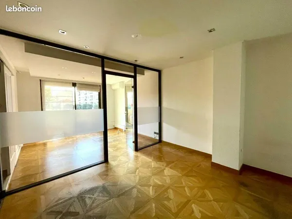 BUREAUX 125 m² CAGNES SUR MER
