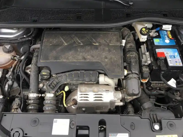 Peugeot 208 100 s&amp;s bvm6 — photo 25