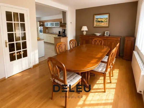 Maison familiale semi-individuelle de 123 m² avec 4 chambres et 1 bureau à Marcq-en-Baroeul