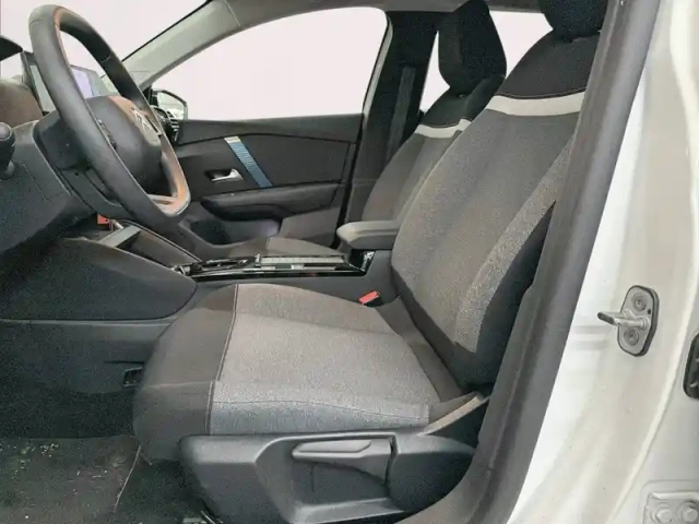 Citroën C4 e- 136 ch automatique — photo 11