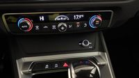 Audi Q3 35 TFSI 150ch Mild Hybrid Design S tronic 7 — photo 27