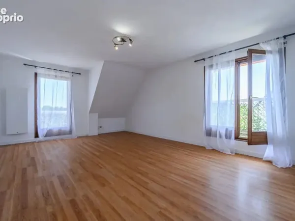 STRASBOURG STOCKFELD - 4p de 81m2 habitables / 92m2 au sol avec terrasse, balcon et garage