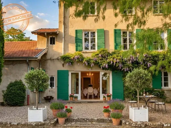 Maison 7 pièces 265 m²