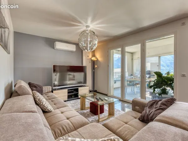 ANNECY - LES TRÉSUMS | 3 PIÈCES 80 m² | VUE PANORAMIQUE LAC | BALCON | VENDU MEUBLÉ | GARAGE DOUBLE