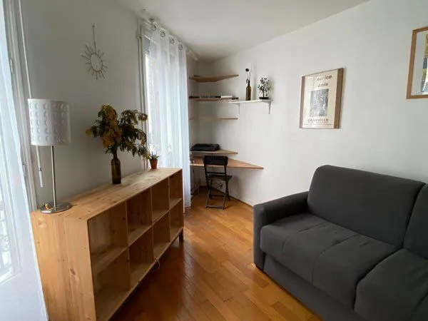 Studio meublé 23,5m2 en L - bon état