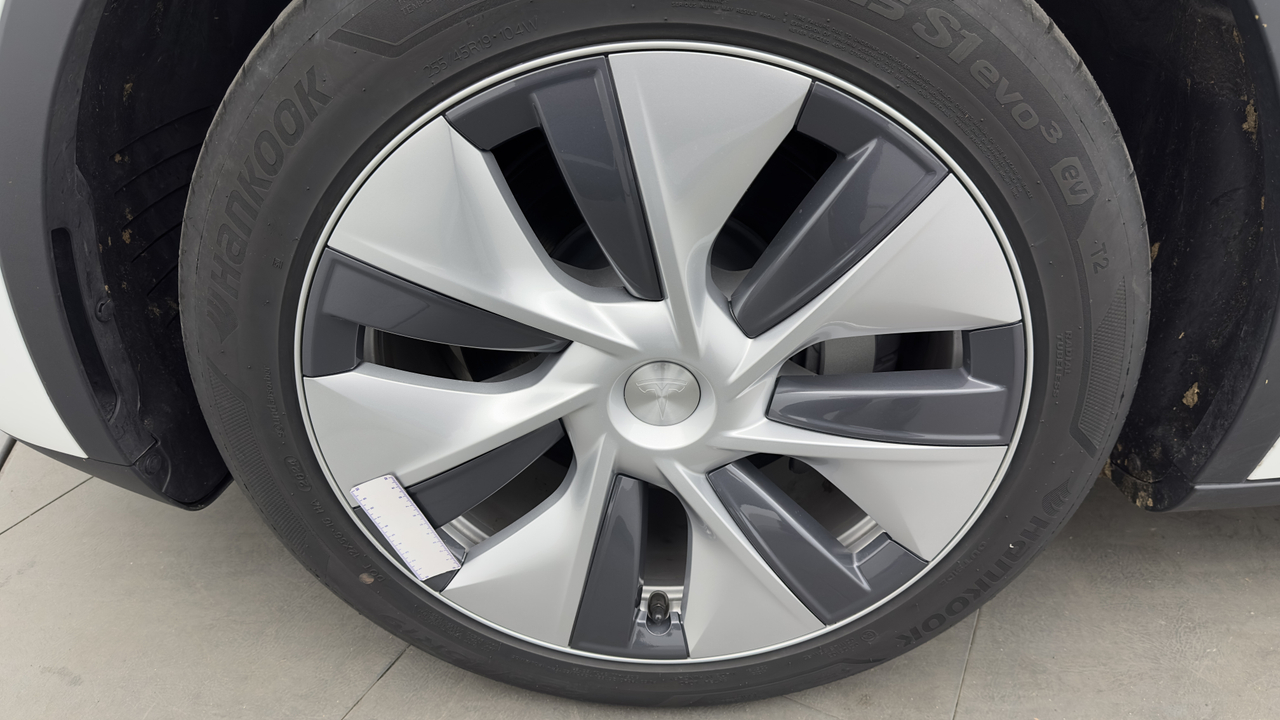 Tesla MODEL Y Grande Autonomie Dual Motor AWD — photo 36